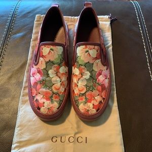Gucci Bloom Slip on pink floral